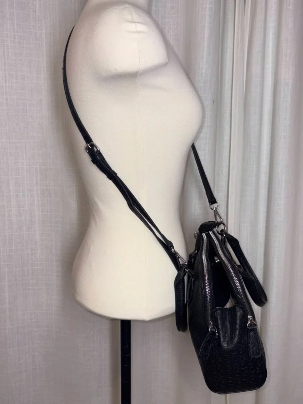Guess Los Angeles Black Logo-Embossed Satchel